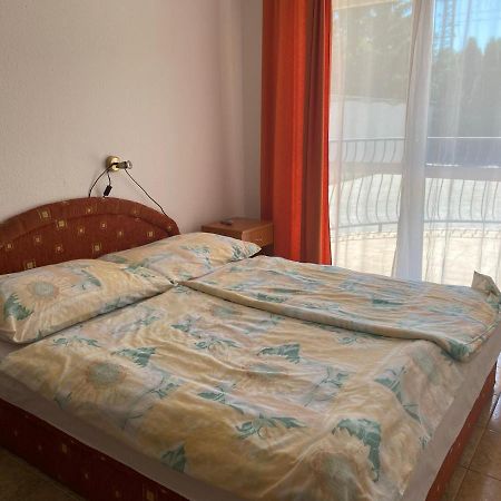 Abigel Apartmanhaz 블로톤퓌레드 외부 사진