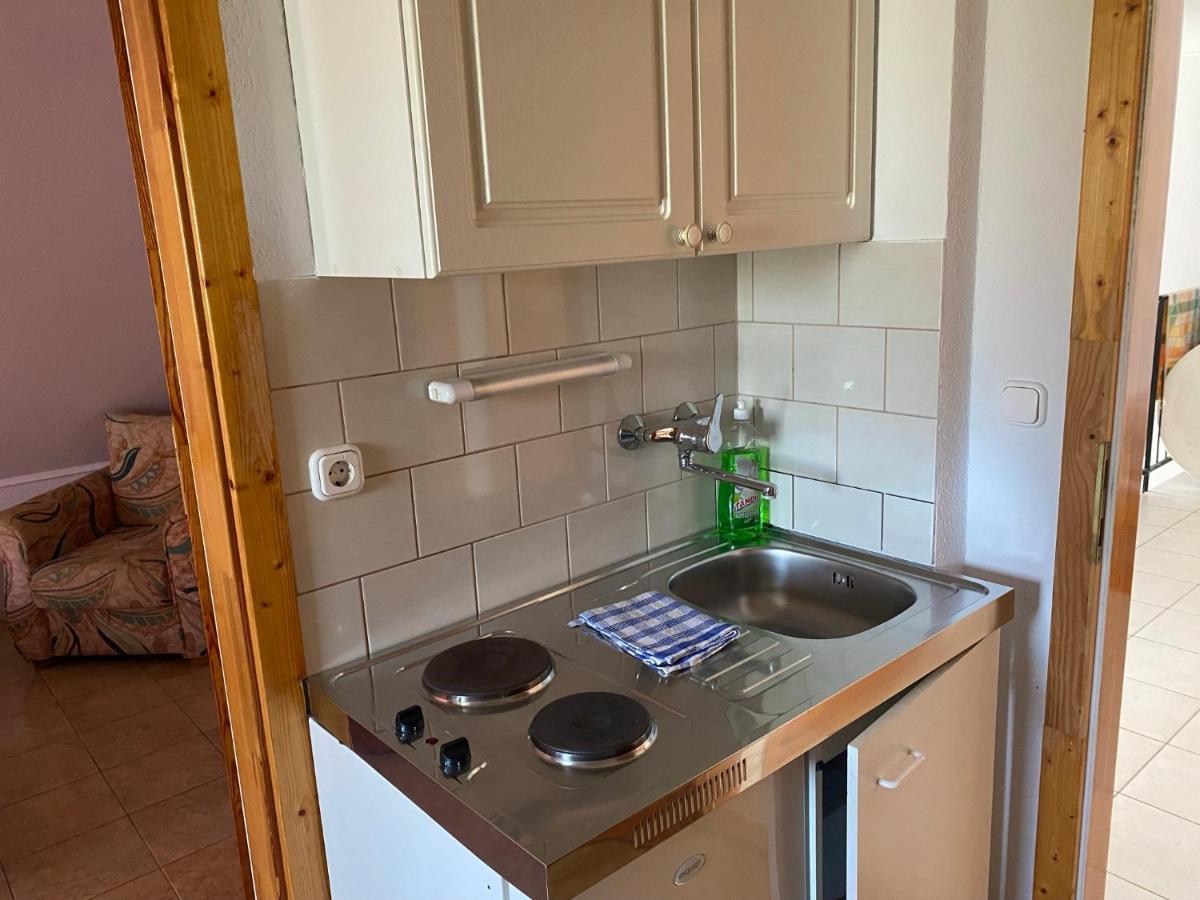 Abigel Apartmanhaz 블로톤퓌레드 외부 사진
