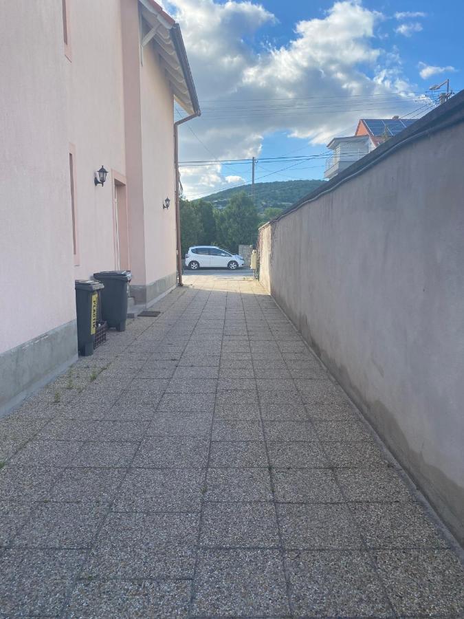 Abigel Apartmanhaz 블로톤퓌레드 외부 사진