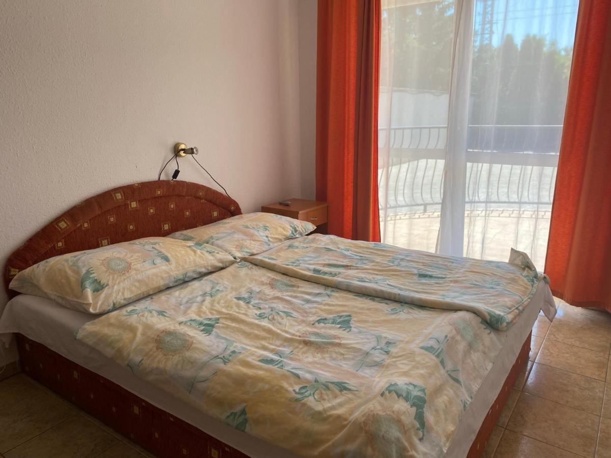 Abigel Apartmanhaz 블로톤퓌레드 외부 사진