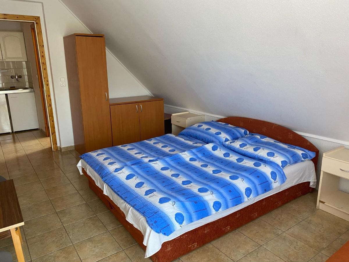 Abigel Apartmanhaz 블로톤퓌레드 외부 사진