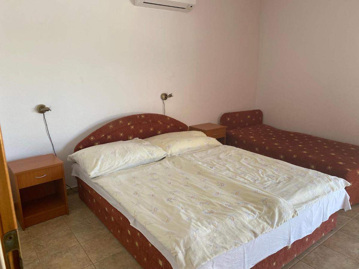 Abigel Apartmanhaz 블로톤퓌레드 외부 사진