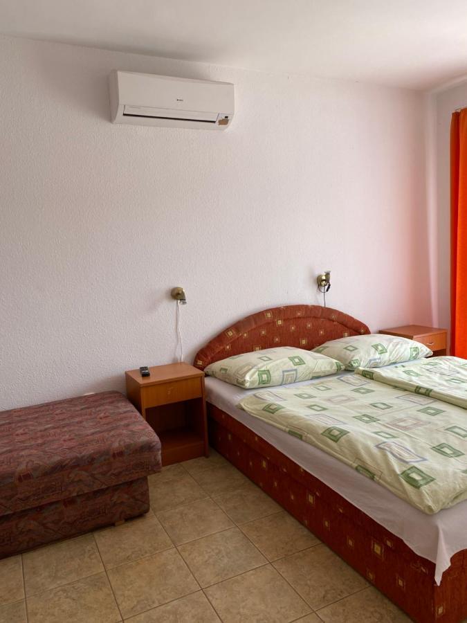 Abigel Apartmanhaz 블로톤퓌레드 외부 사진