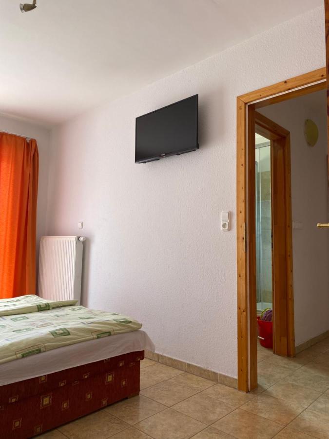 Abigel Apartmanhaz 블로톤퓌레드 외부 사진